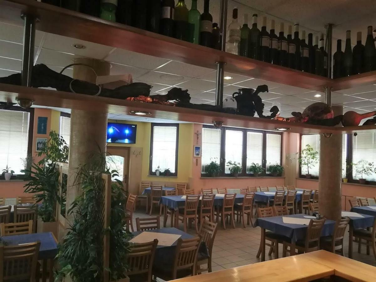Kavana I Sobe Monika Hotel Grabrovnik Екстериор снимка
