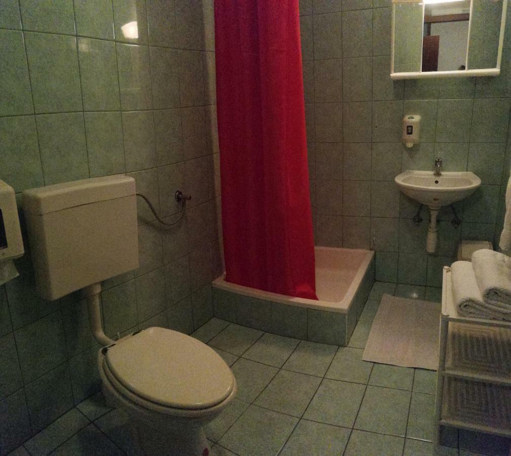 Kavana I Sobe Monika Hotel Grabrovnik Екстериор снимка