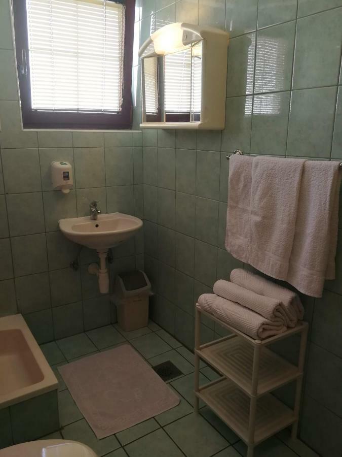 Kavana I Sobe Monika Hotel Grabrovnik Екстериор снимка
